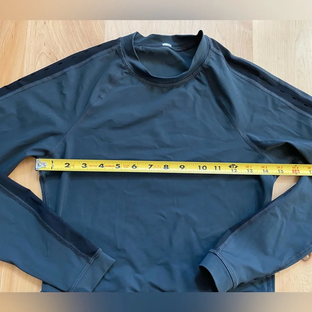 Lululemon Women's Black Sea Courage Rash Guard
Swimwear Long Sleeve - Picture 9 of 13